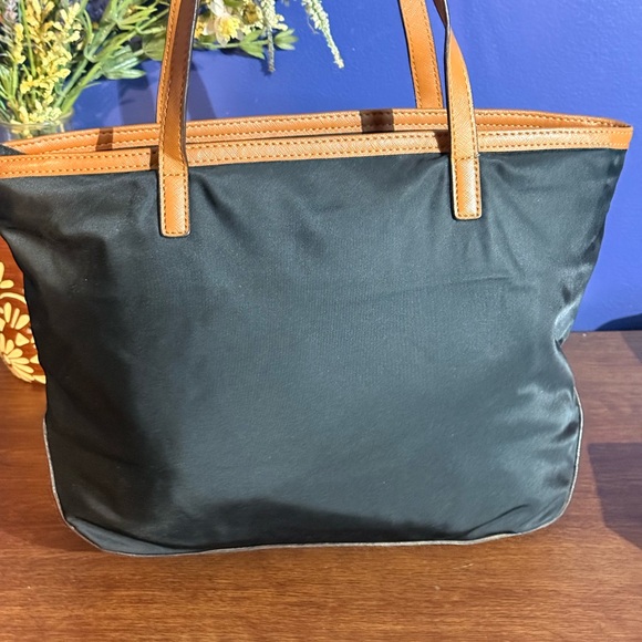 Michael Kors Kempton small tote bag in black nylon- EUC- fast shipping - Picture 6 of 10